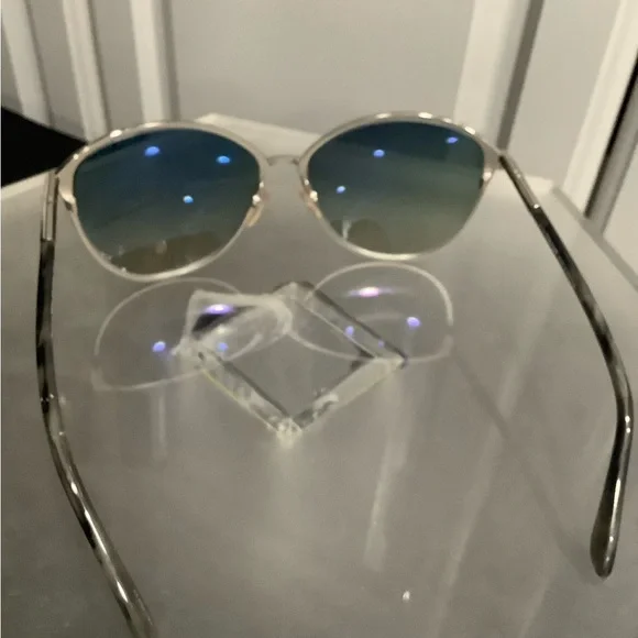 Tom Ford Penelope TF320 16WSilver Frame Sunglasses Lenses display picture 2